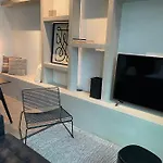Historic 3 Bedroom Art-nouveau With Airconditioning - Walk To Station Sint-pieters & Close To Centre 根特