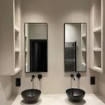 Historic 3 Bedroom Art-nouveau With Airconditioning - Walk To Station Sint-pieters & Close To Centre 公寓 根特