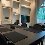 Historic 3 Bedroom Art-nouveau With Airconditioning - Walk To Station Sint-pieters & Close To Centre