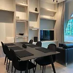 公寓 Historic 3 Bedroom Art-nouveau With Airconditioning - Walk To Station Sint-pieters & Close To Centre