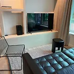 Historic 3 Bedroom Art-nouveau With Airconditioning - Walk To Station Sint-pieters & Close To Centre