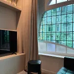 公寓 Historic 3 Bedroom Art-nouveau With Airconditioning - Walk To Station Sint-pieters & Close To Centre 根特