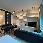 Historic 3 Bedroom Art-nouveau With Airconditioning - Walk To Station Sint-pieters & Close To Centre * 根特