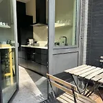 公寓 Historic 3 Bedroom Art-nouveau With Airconditioning - Walk To Station Sint-pieters & Close To Centre 根特