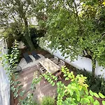 Historic 3 Bedroom Art-nouveau With Airconditioning - Walk To Station Sint-pieters & Close To Centre 公寓