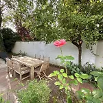 Historic 3 Bedroom Art-nouveau With Airconditioning - Walk To Station Sint-pieters & Close To Centre 公寓 *