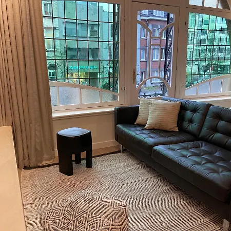 Historic 3 Bedroom Art-nouveau With Airconditioning - Walk To Station Sint-pieters & Close To Centre * 根特