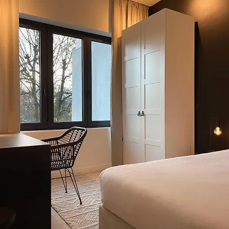 Historic 3 Bedroom Art-nouveau With Airconditioning - Walk To Station Sint-pieters & Close To Centre Gent