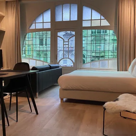 Apartment Historic 3 Bedroom Art-nouveau With Airconditioning - Walk To Station Sint-pieters & Close To Centre Gent