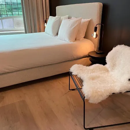 Historic 3 Bedroom Art-nouveau With Airconditioning - Walk To Station Sint-pieters & Close To Centre