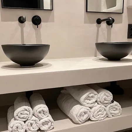 Historic 3 Bedroom Art-nouveau With Airconditioning - Walk To Station Sint-pieters & Close To Centre *