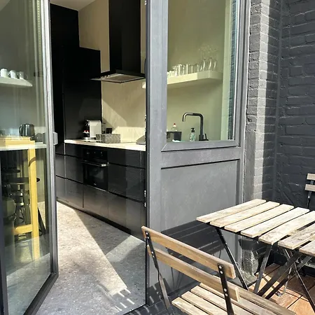 Apartment Historic 3 Bedroom Art-nouveau With Airconditioning - Walk To Station Sint-pieters & Close To Centre Gent