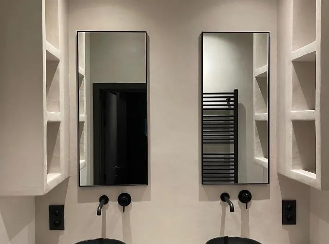 Historic 3 Bedroom Art-nouveau With Airconditioning - Walk To Station Sint-pieters & Close To Centre Apartment Ghent