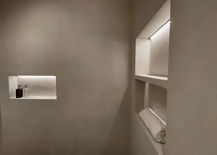 Apartment Historic 3 Bedroom Art-nouveau With Airconditioning - Walk To Station Sint-pieters & Close To Centre Ghent