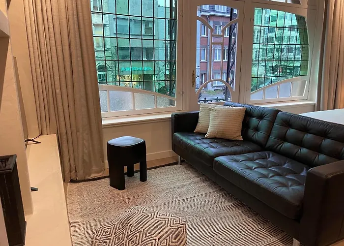 Historic 3 Bedroom Art-nouveau With Airconditioning - Walk To Station Sint-pieters & Close To Centre * Gent