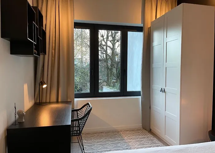 Historic 3 Bedroom Art-nouveau With Airconditioning - Walk To Station Sint-pieters & Close To Centre * Gent