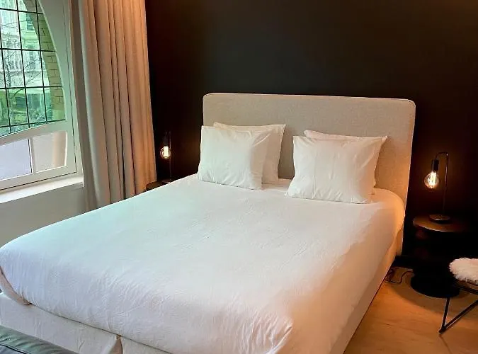 Historic 3 Bedroom Art-nouveau With Airconditioning - Walk To Station Sint-pieters & Close To Centre Daire Gent