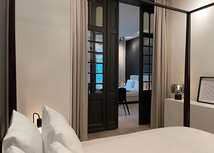 Historic 3 Bedroom Art-nouveau With Airconditioning - Walk To Station Sint-pieters & Close To Centre *