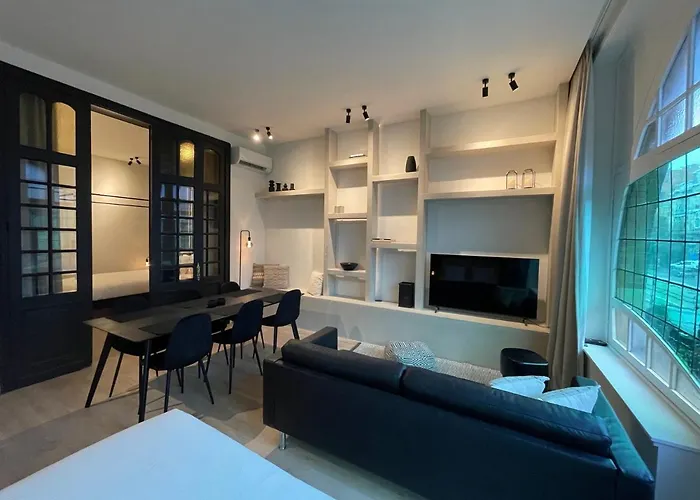 Historic 3 Bedroom Art-nouveau With Airconditioning - Walk To Station Sint-pieters & Close To Centre * Gent