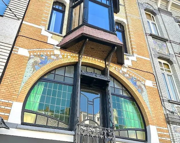 Historic 3 Bedroom Art-nouveau With Airconditioning - Walk To Station Sint-pieters & Close To Centre * Ghent