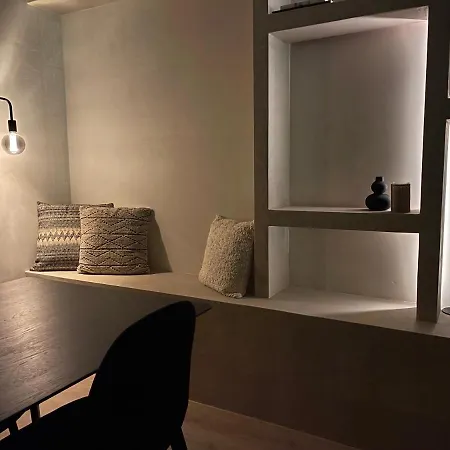 Apartment 3 Bedroom Art-nouveau With Free Parking