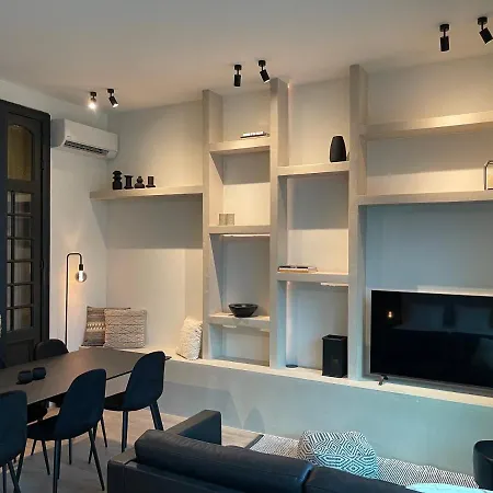 Historic 3 Bedroom Art-nouveau With Airconditioning - Walk To Station Sint-pieters & Close To Centre Apartmán Gent