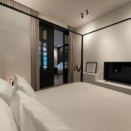 Historic 3 Bedroom Art-nouveau With Airconditioning - Walk To Station Sint-pieters & Close To Centre Apartmán *