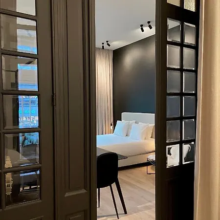 Historic 3 Bedroom Art-nouveau With Airconditioning - Walk To Station Sint-pieters & Close To Centre