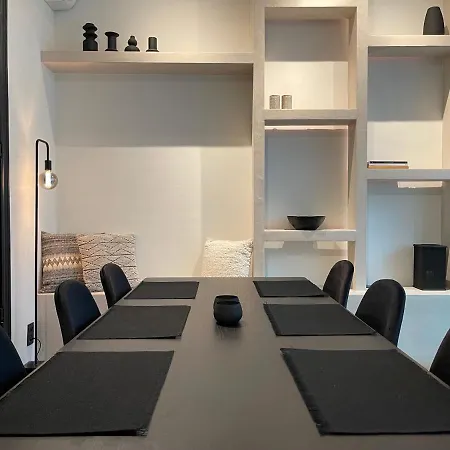 Historic 3 Bedroom Art-nouveau With Airconditioning - Walk To Station Sint-pieters & Close To Centre Gent