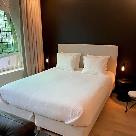 Historic 3 Bedroom Art-nouveau With Airconditioning - Walk To Station Sint-pieters & Close To Centre Apartmán Gent