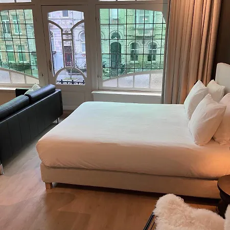 Apartmán Historic 3 Bedroom Art-nouveau With Airconditioning - Walk To Station Sint-pieters & Close To Centre *