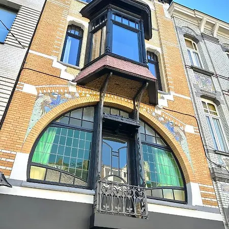 Historic 3 Bedroom Art-nouveau With Airconditioning - Walk To Station Sint-pieters & Close To Centre * Gent