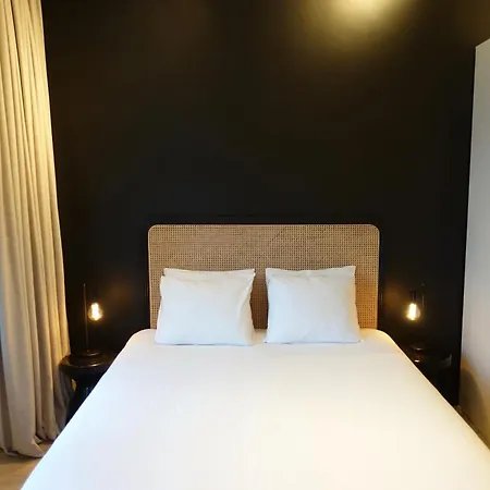 Historic 3 Bedroom Art-nouveau With Airconditioning - Walk To Station Sint-pieters & Close To Centre