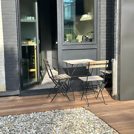 Apartmán Historic 3 Bedroom Art-nouveau With Airconditioning - Walk To Station Sint-pieters & Close To Centre