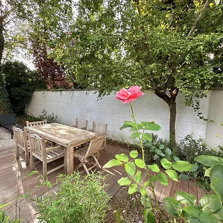 Historic 3 Bedroom Art-nouveau With Airconditioning - Walk To Station Sint-pieters & Close To Centre Apartmán *